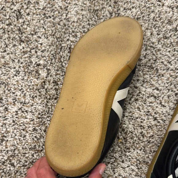 Veja Black and Cream Men's Sneakers - Picture 5 of 6